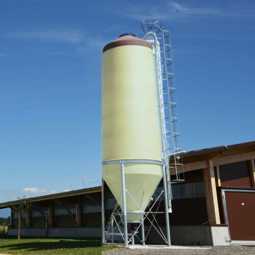 gfk-futtermittelsilos-mit-waagerechter-teilung-typ-agritech-srl-stalleinrichtung-goldbach-agsiaan06tqs